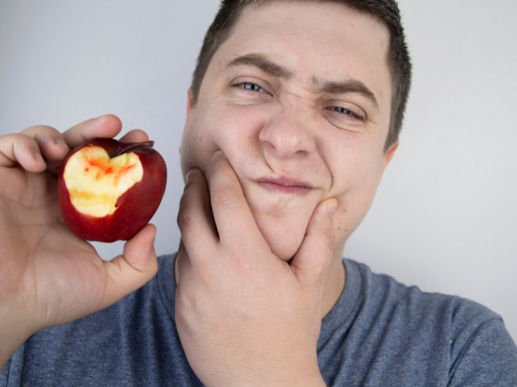 Tidlig oppdagelse av tannsten og andre tegn gir bedre sjans for mer