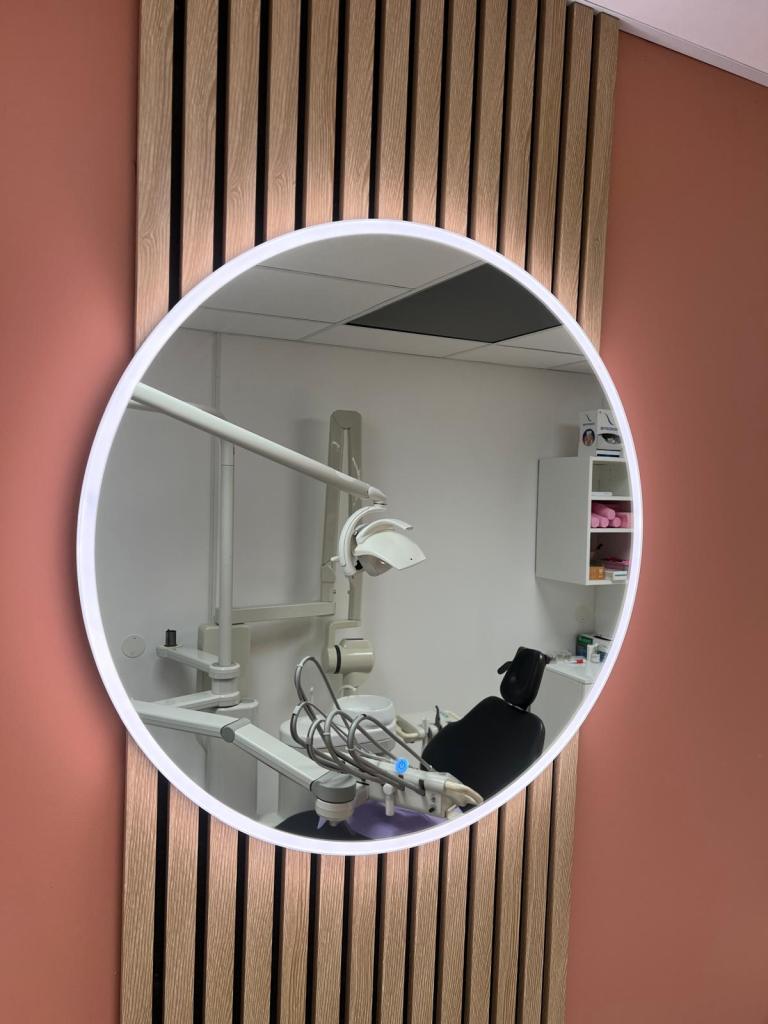 Speil på våre behandlingsrom