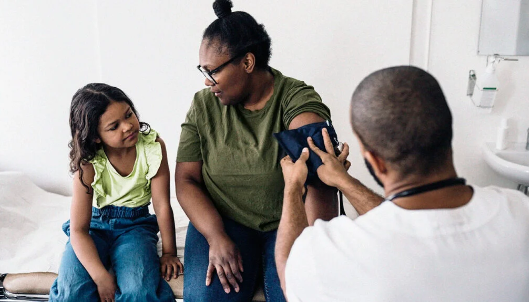 Høyt blodtrykk: Årsaker, symptomer og effektive behandlingsmetoder